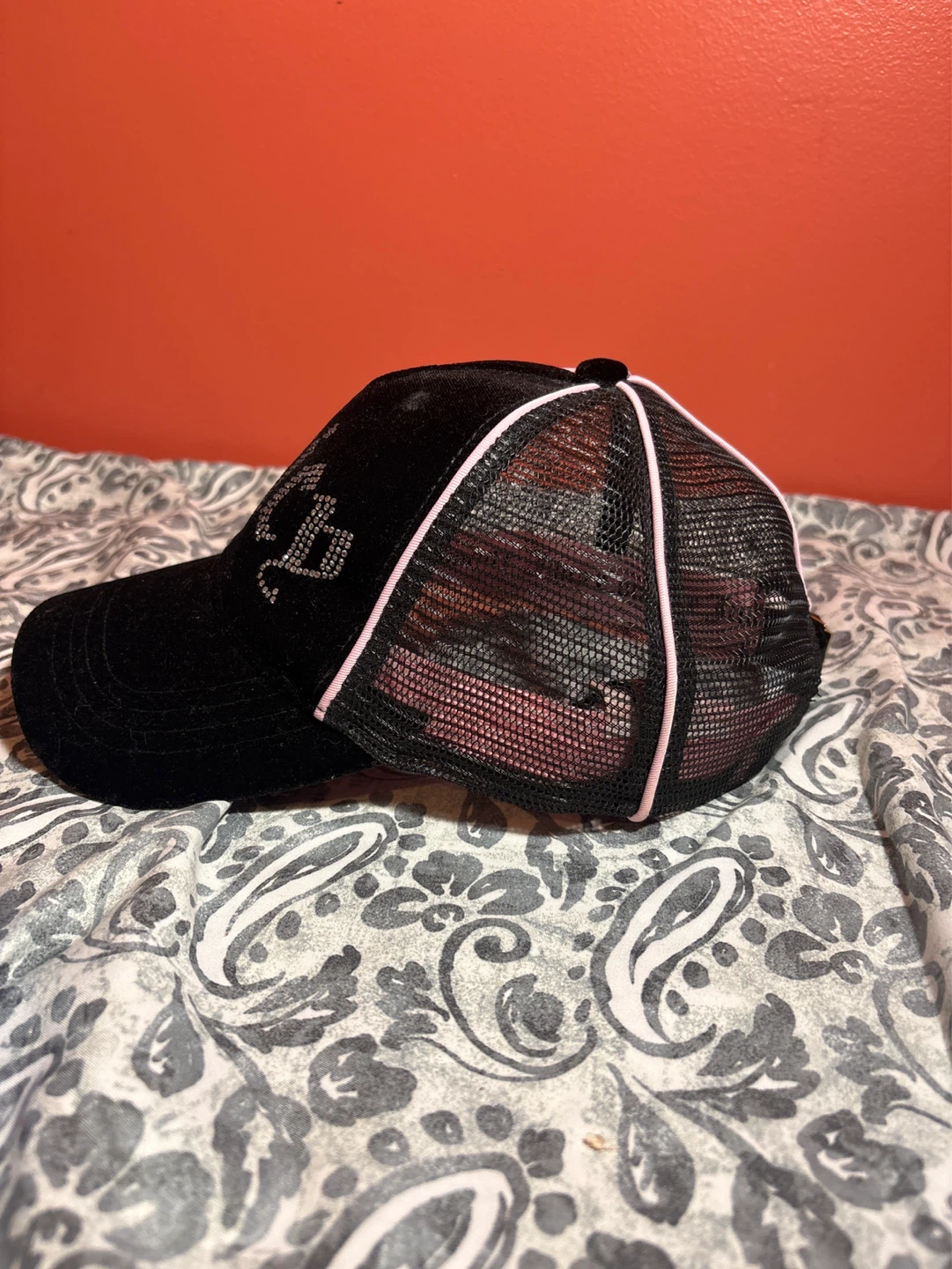 Juicy Couture Black Velour Trucker Hat - photo 3