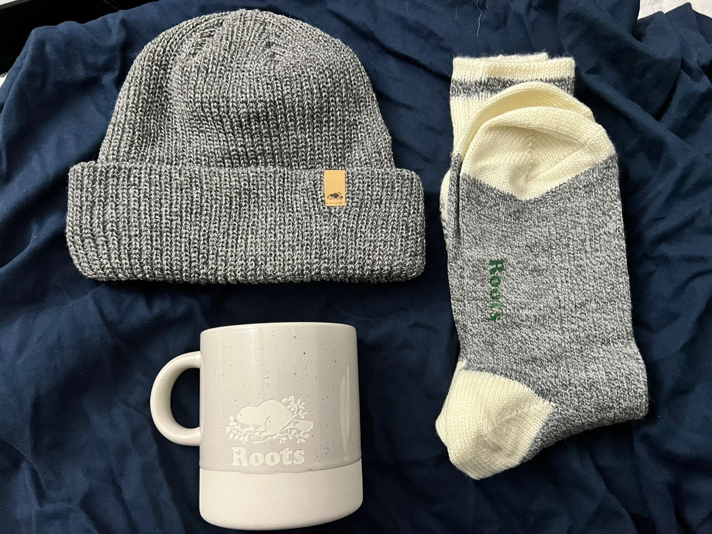 Roots toque / Socks / Mug