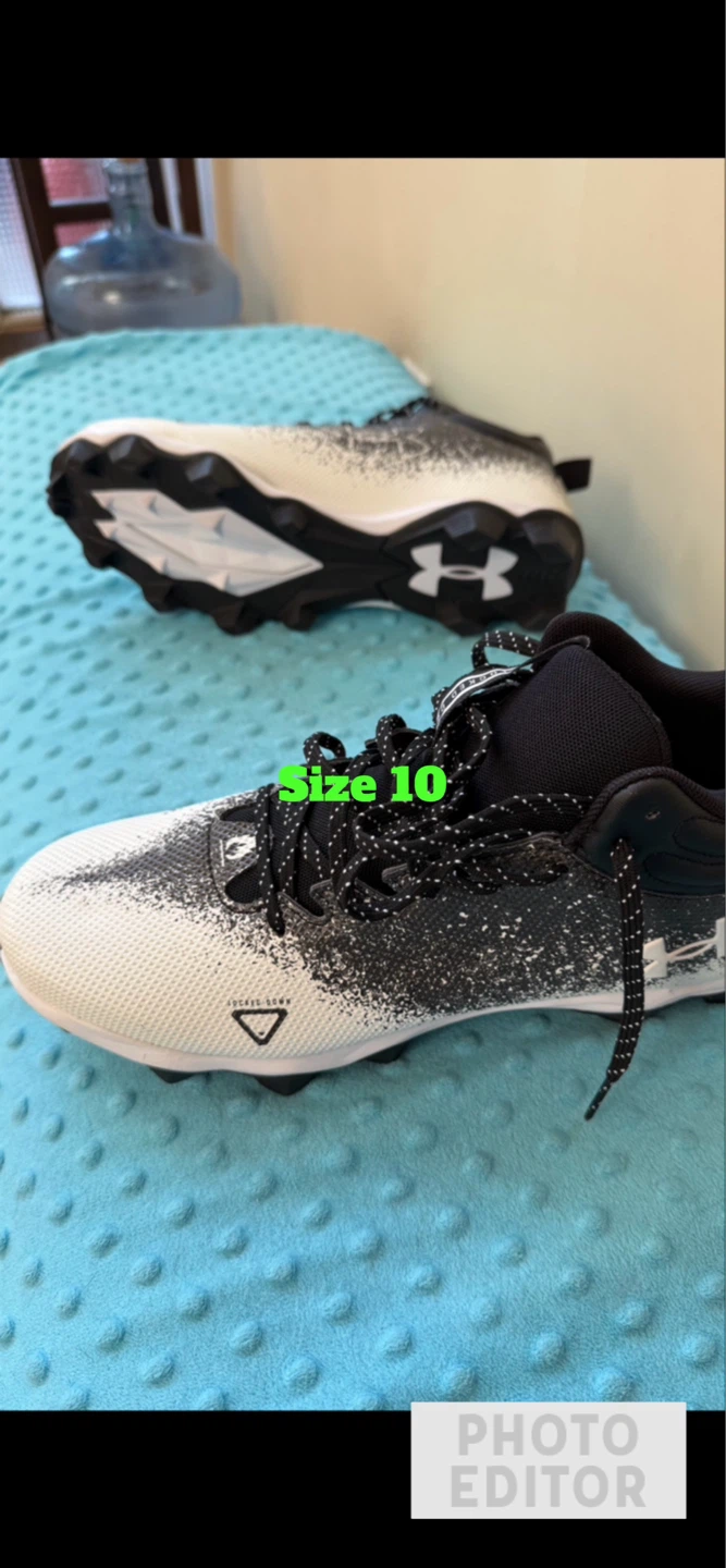 Under Armour Football Cleats - Size 10