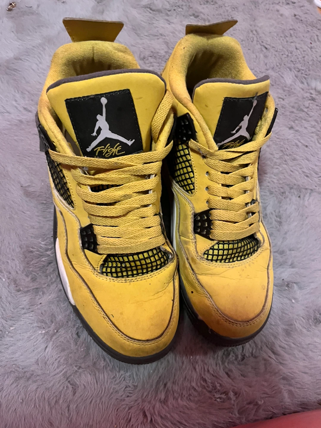 Air Jordan 4 "Lightning" size 8.5 mens