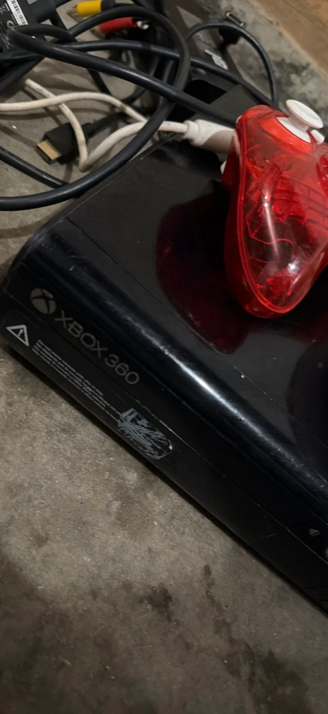 Xbox 360 Console with Games and Controllers - photo 2