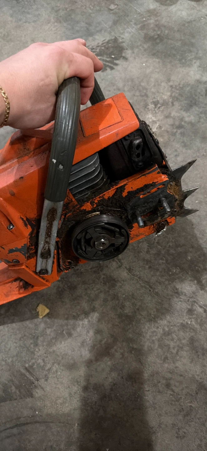 Husqvarna Chainsaw - photo 2
