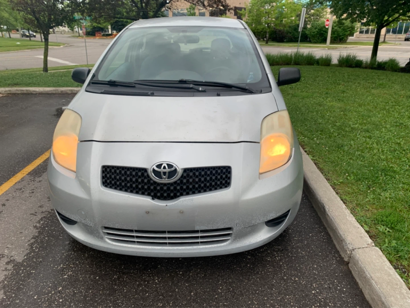 2007 Toyota Yaris hatchback - photo 2