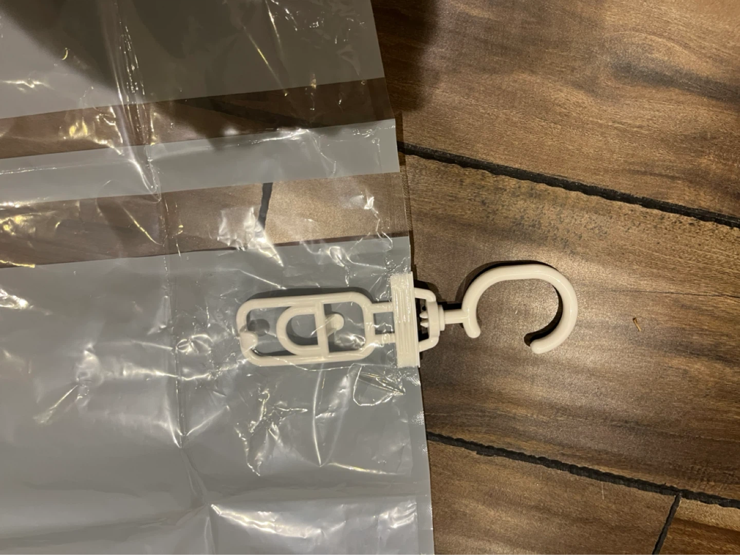 Brand new hanging vacuum sealed storage bags - photo 3