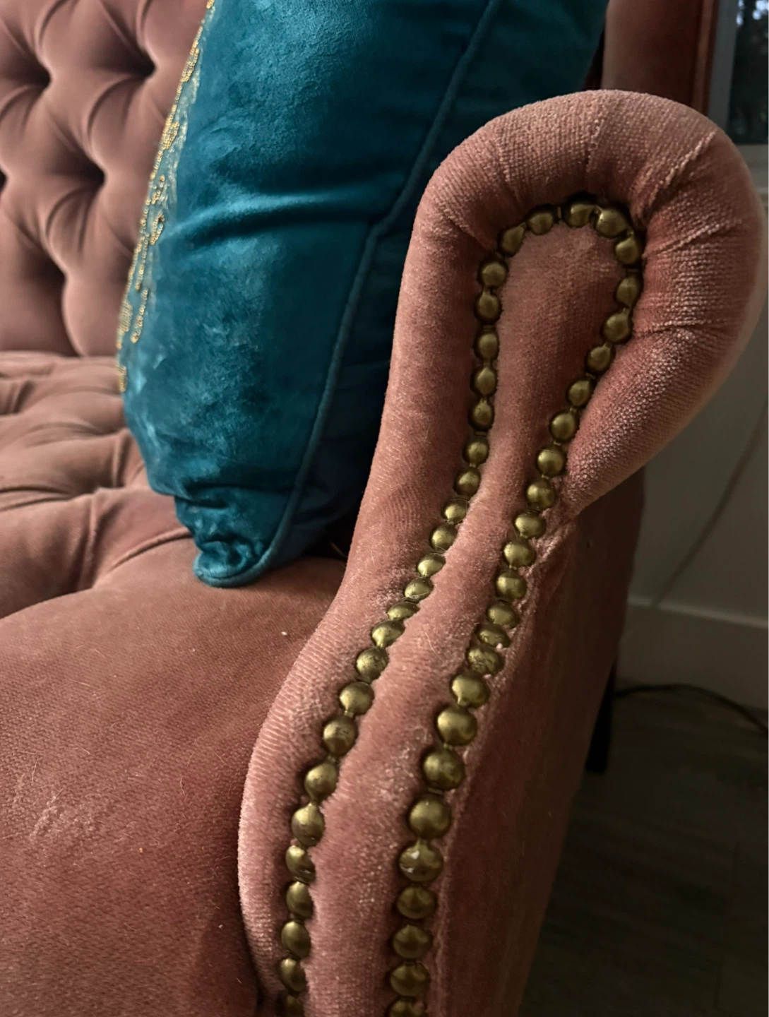 Vintage Velvet Dusty Rose Chesterfield - photo 3