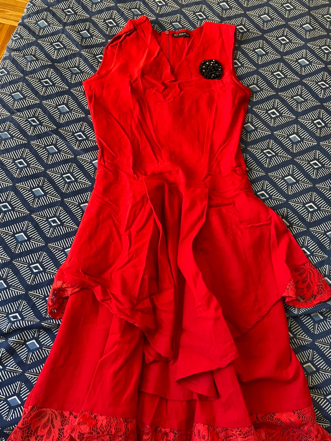 Red Sleeveless Dress with Lace Trim - photo 3