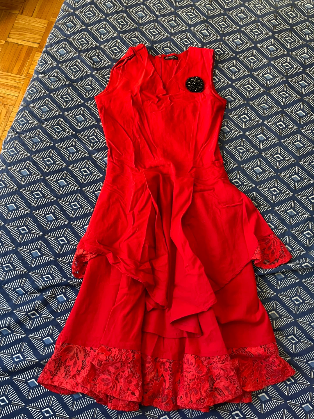 Red Sleeveless Dress with Lace Trim - photo 2