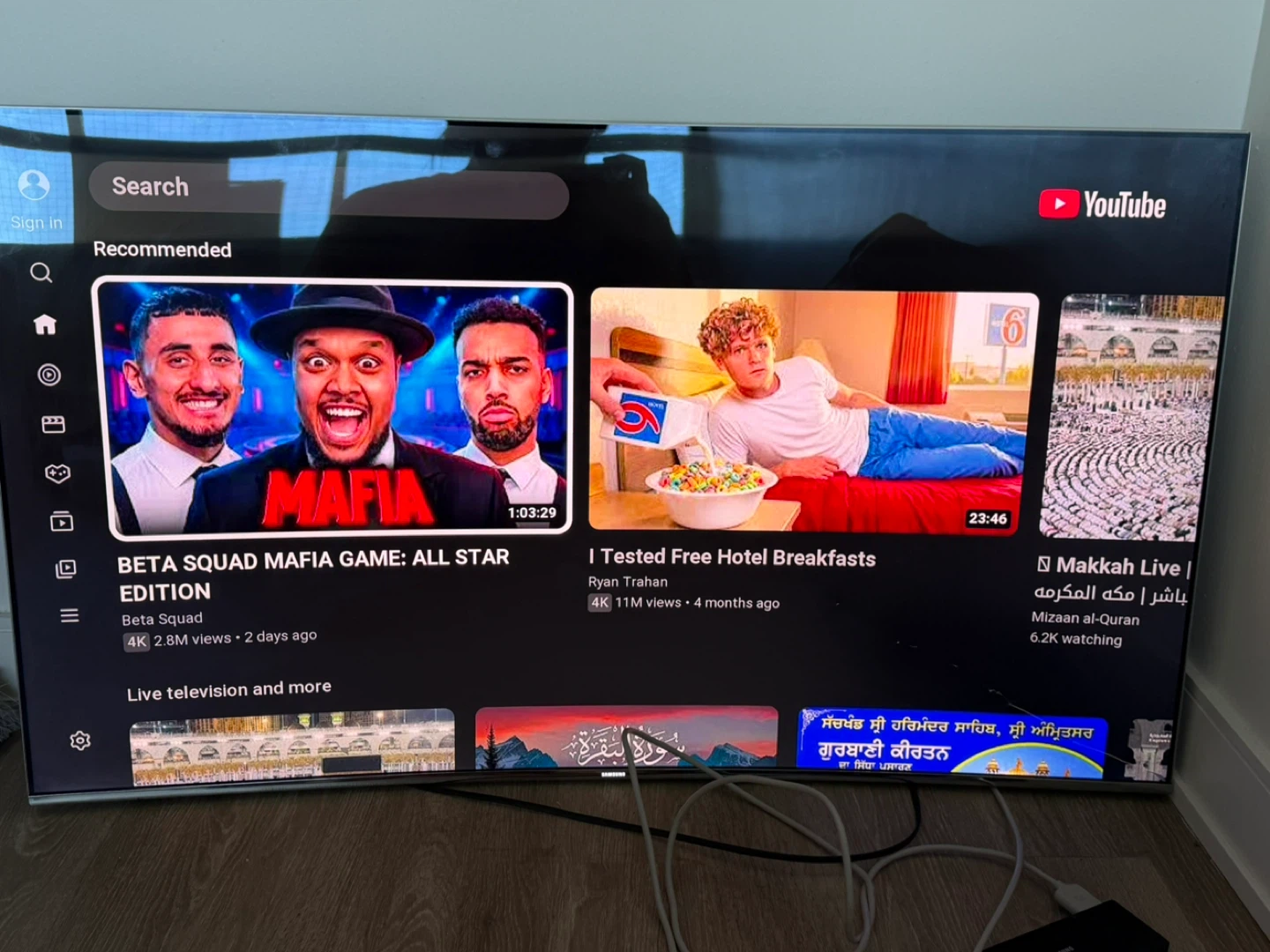 Samsung Curved Smart TV + Wall Mount - photo 5