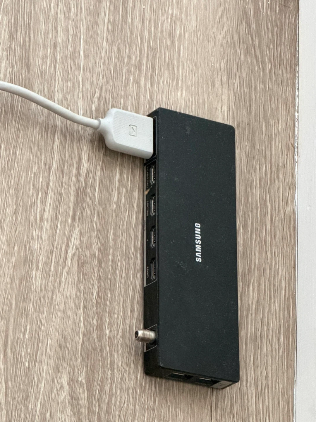 Samsung Curved Smart TV + Wall Mount - photo 2