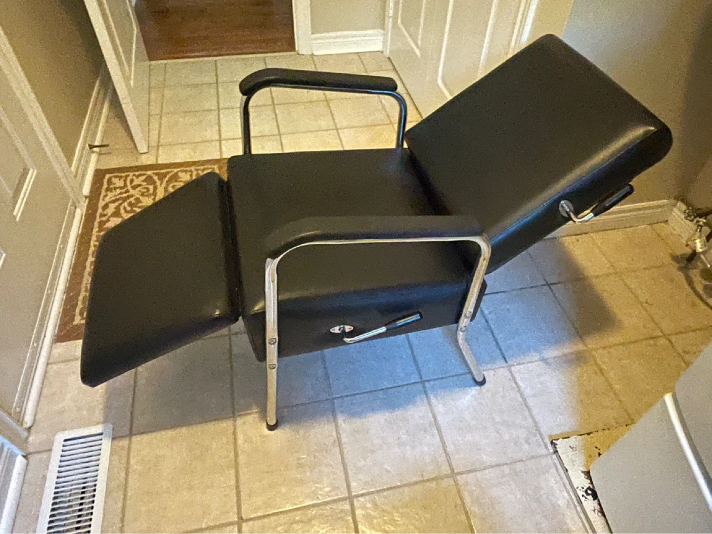 Black Salon Shampoo Chair - photo 3