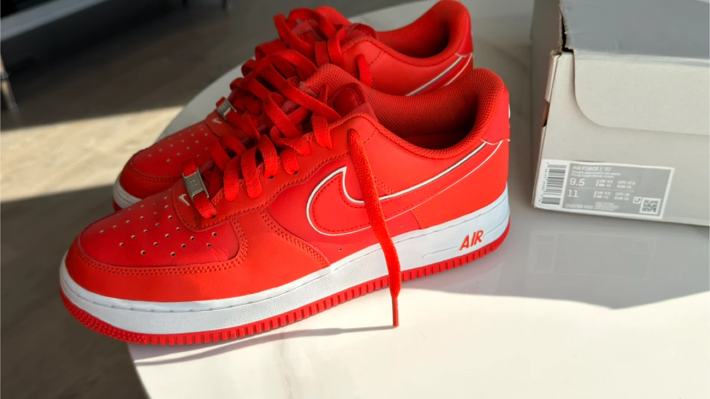 Nike Air Force 1 Low Red Size 9.5