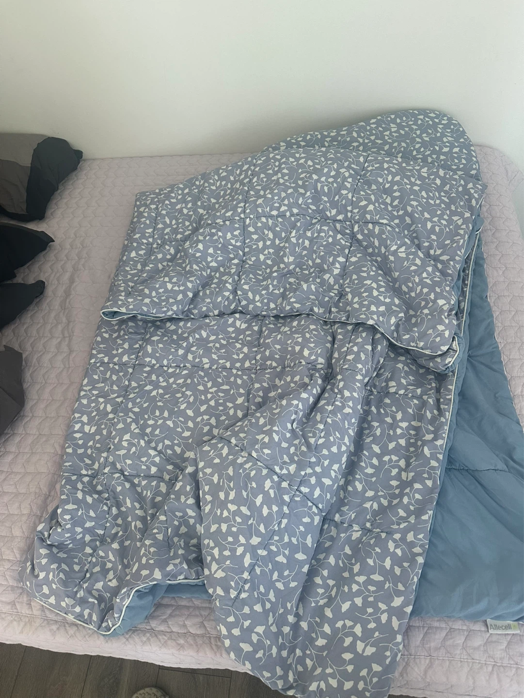 Hypoallergenic Comforter