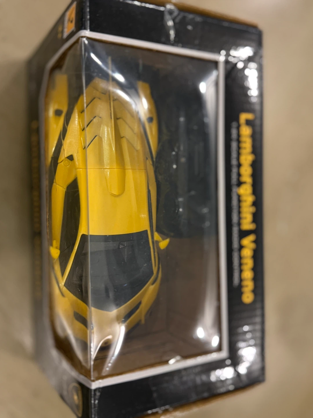 Yellow Lamborghini Veneno Radio Control Car 1:24 Scale - photo 3