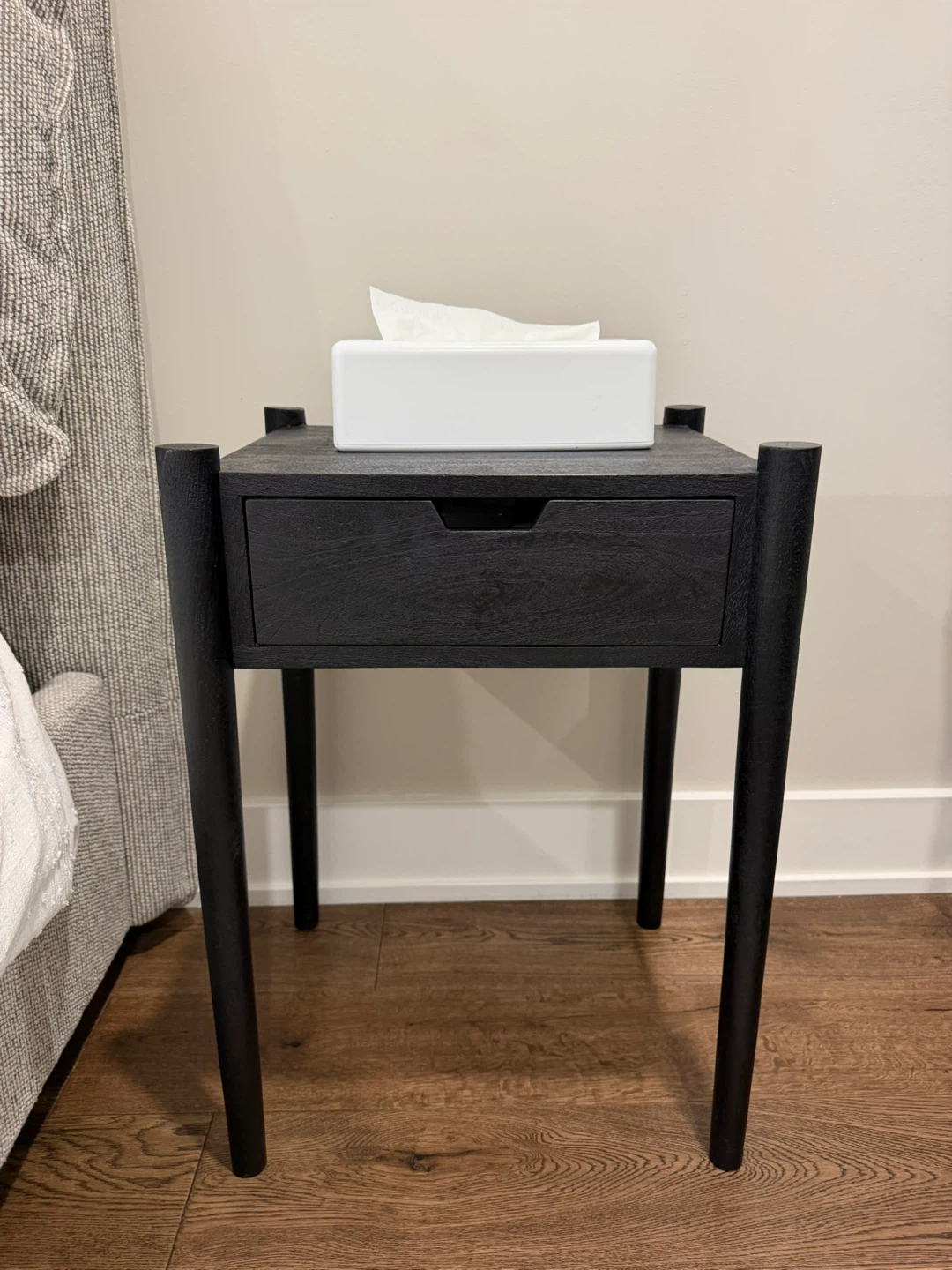 Urban barn Black Vanity Desk, mirror, Stool and 2 night stand - photo 2