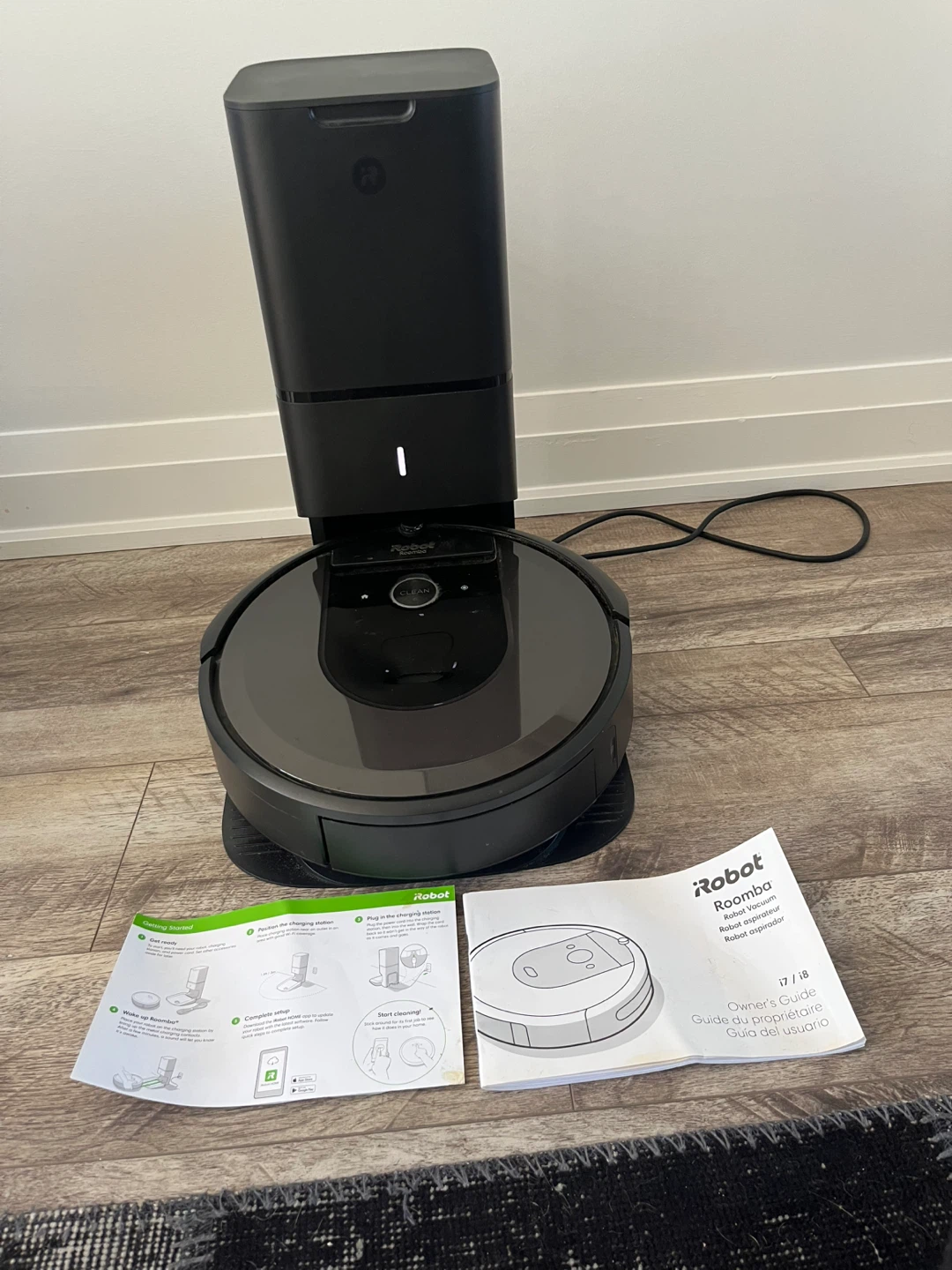 iRobot Roomba i7 Robot Vacuum