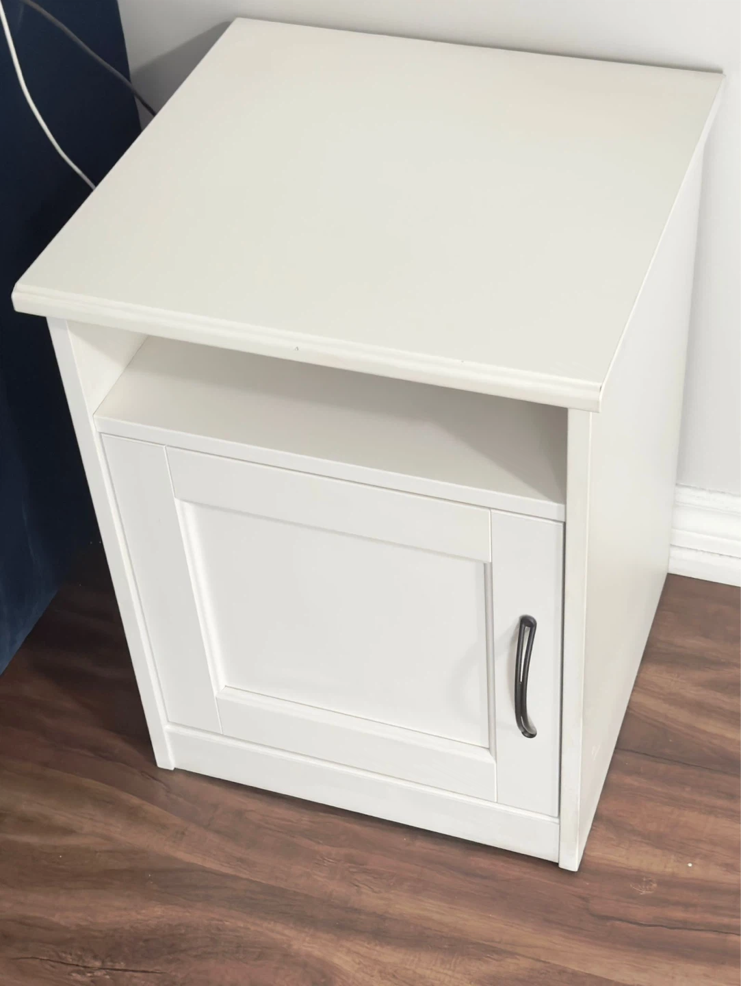 White Accent Table with Cabinet - photo 2