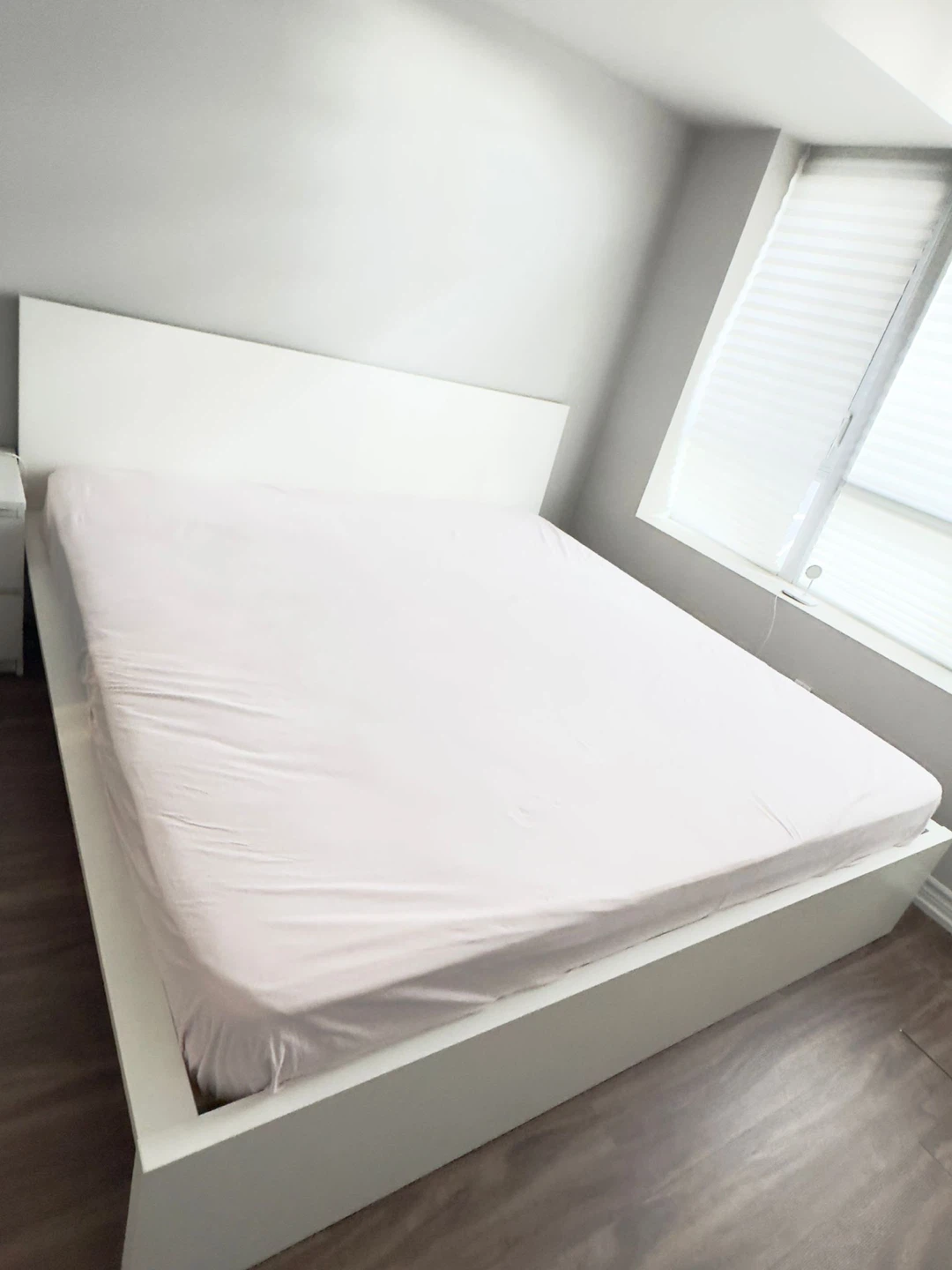 IKEA MALM King Bed Frame - White