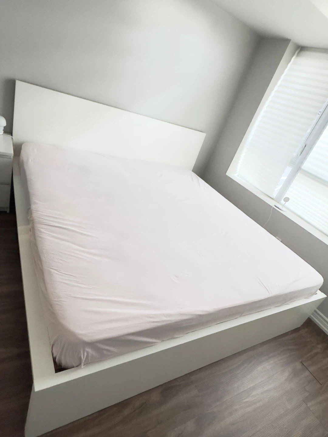 IKEA MALM King Bed Frame - White - photo 3