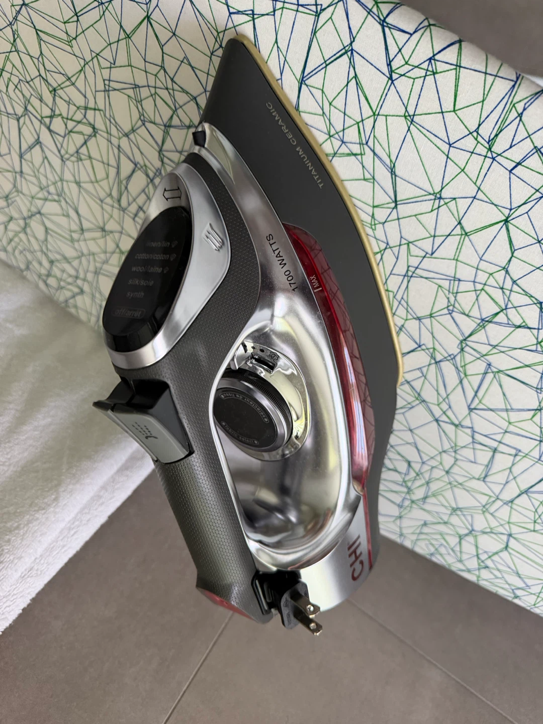 CHI Electronic Iron with Retractable Cord - photo 3