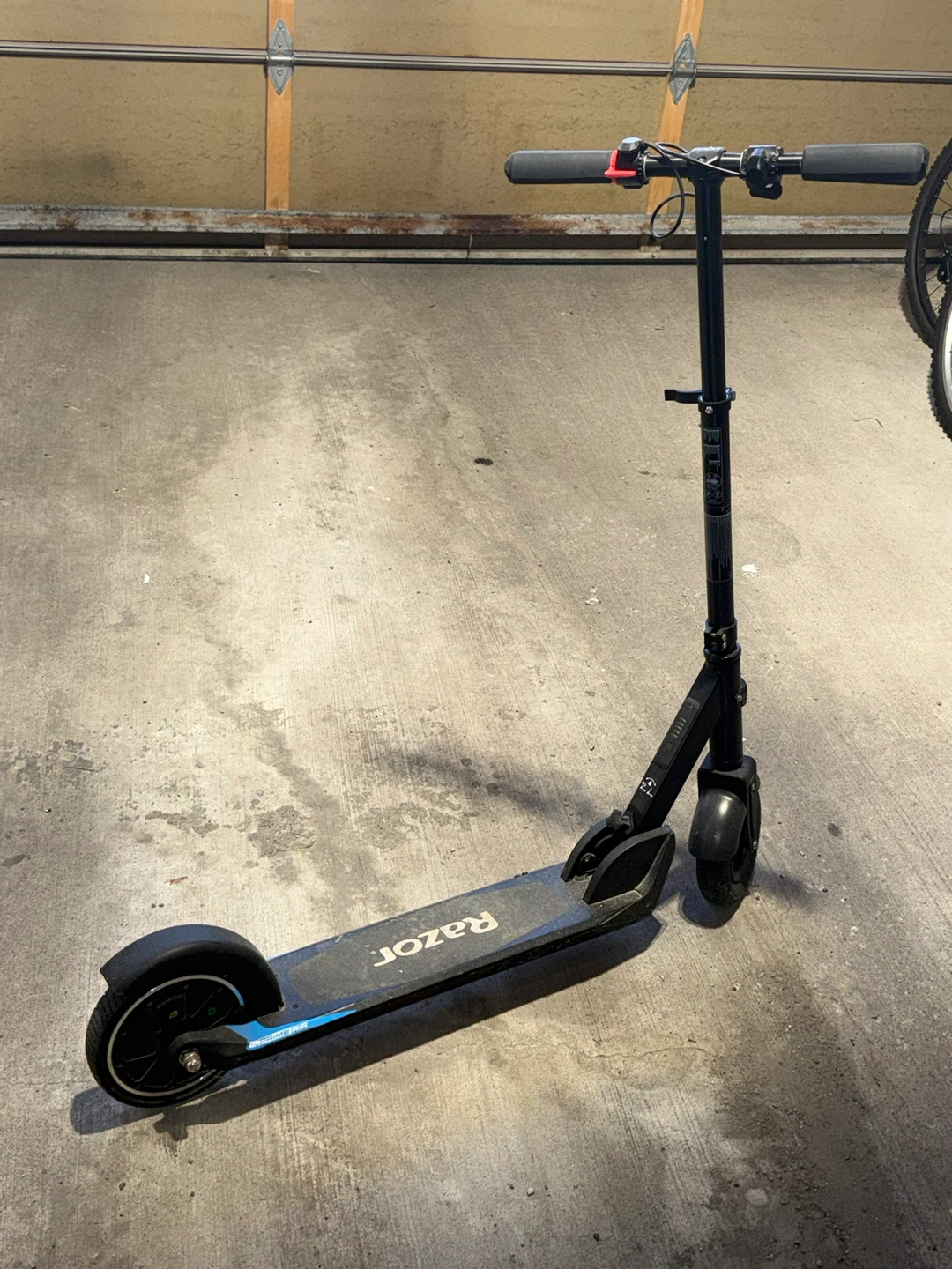 Razor Electric Scooter - photo 2