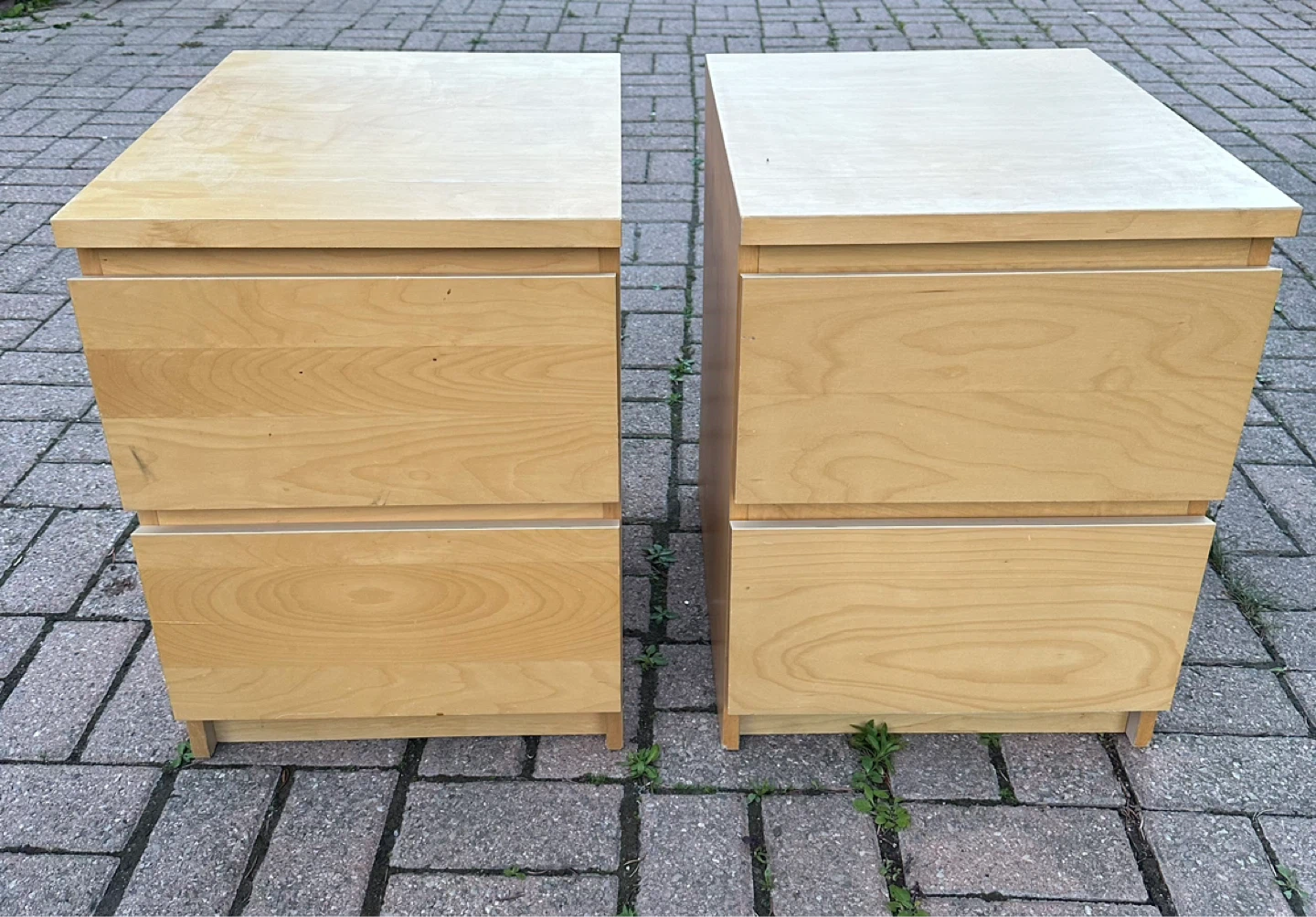 Light wood nightstands with two drawers - photo 3