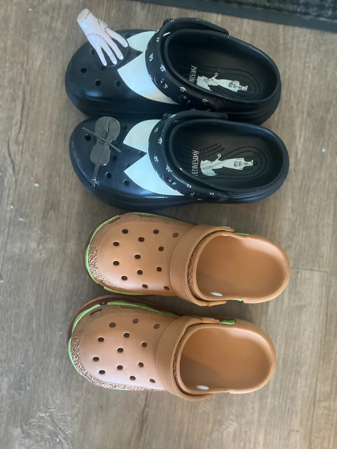 Crocs Wednesday Addams & Burger Clogs - photo 5