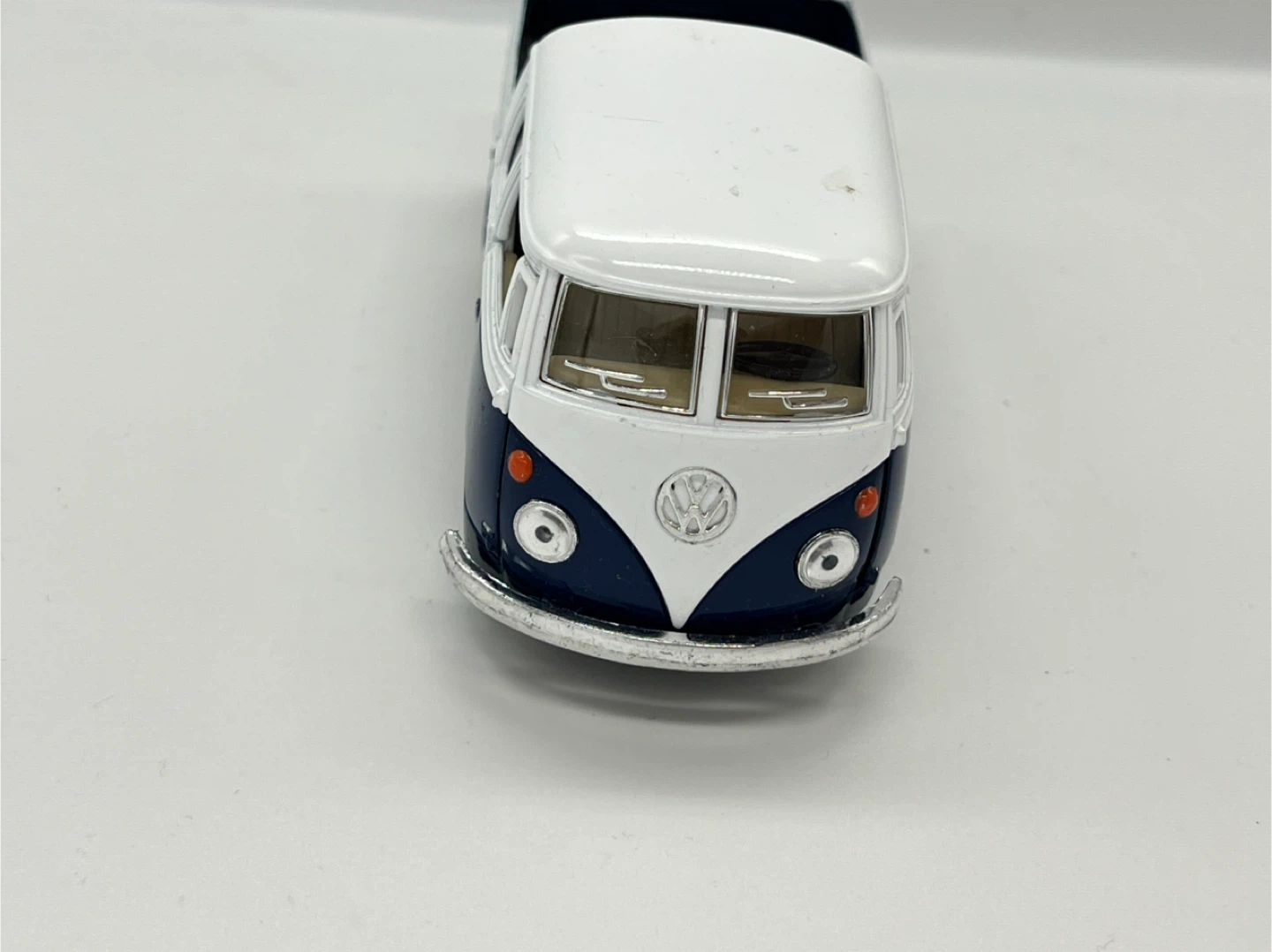 Kinsmart 1963 Volkswagen Bus Double Cab Pickup 1/34 - photo 2
