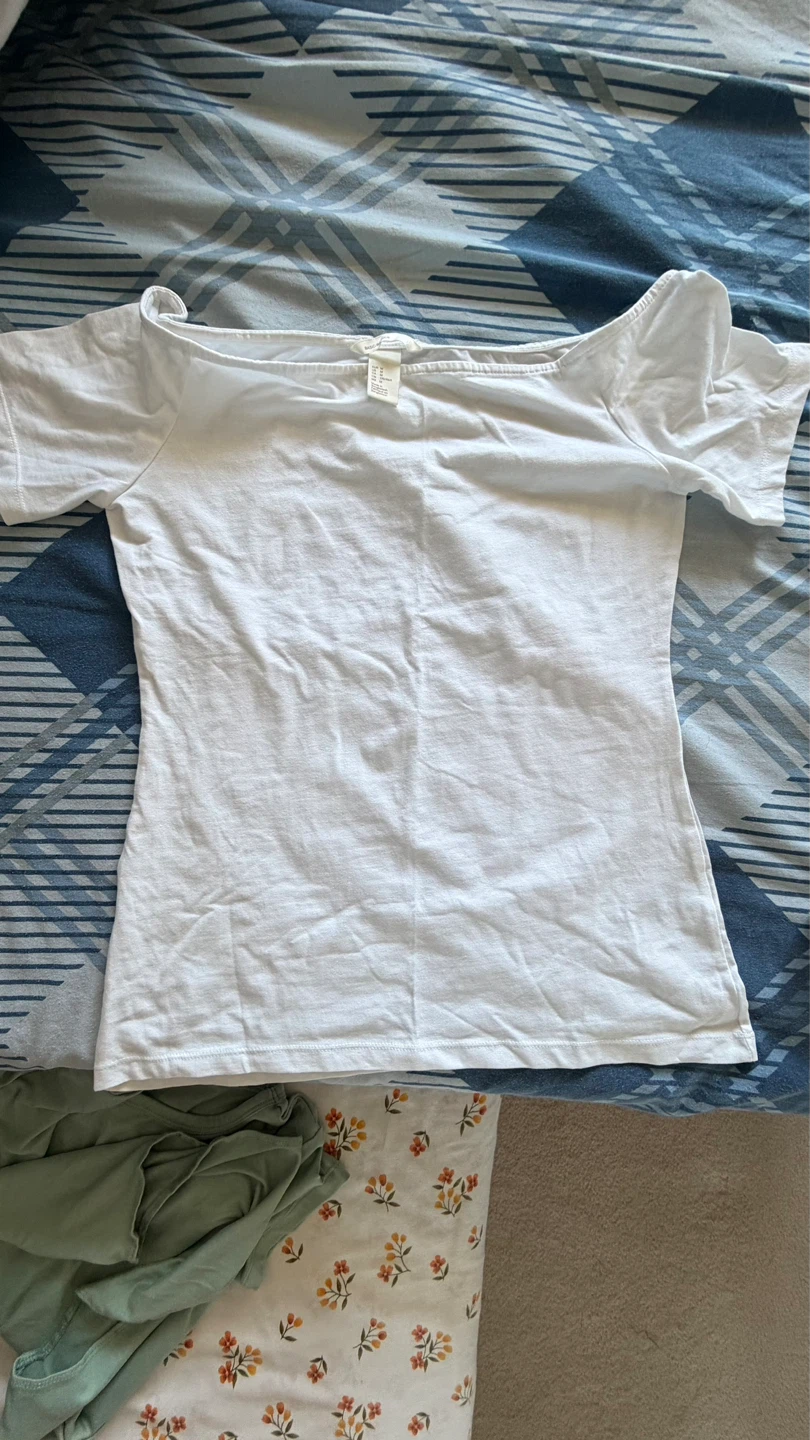 H&M and Ardene T-shirts - photo 3