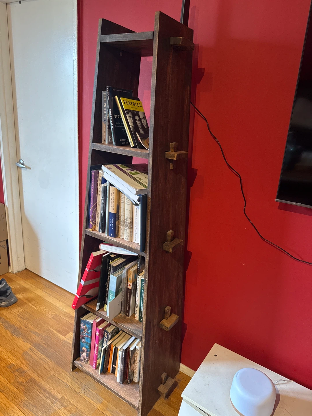 Wooden Leaning Bookshelf