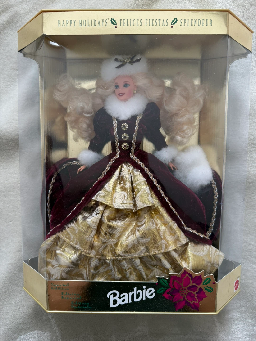 1996 Happy Holidays Barbie (Collector Doll #15646) - photo 2