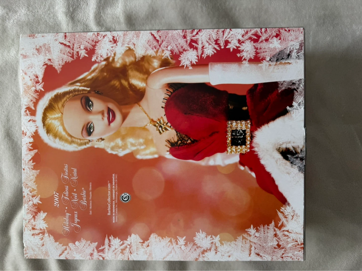 2007 Holiday Barbie Doll - photo 4