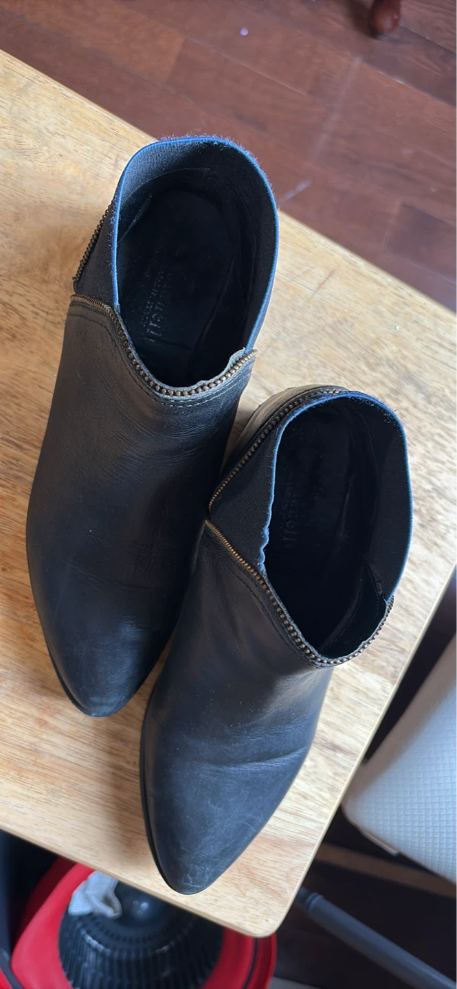 Black Leather Ankle Boots - photo 2