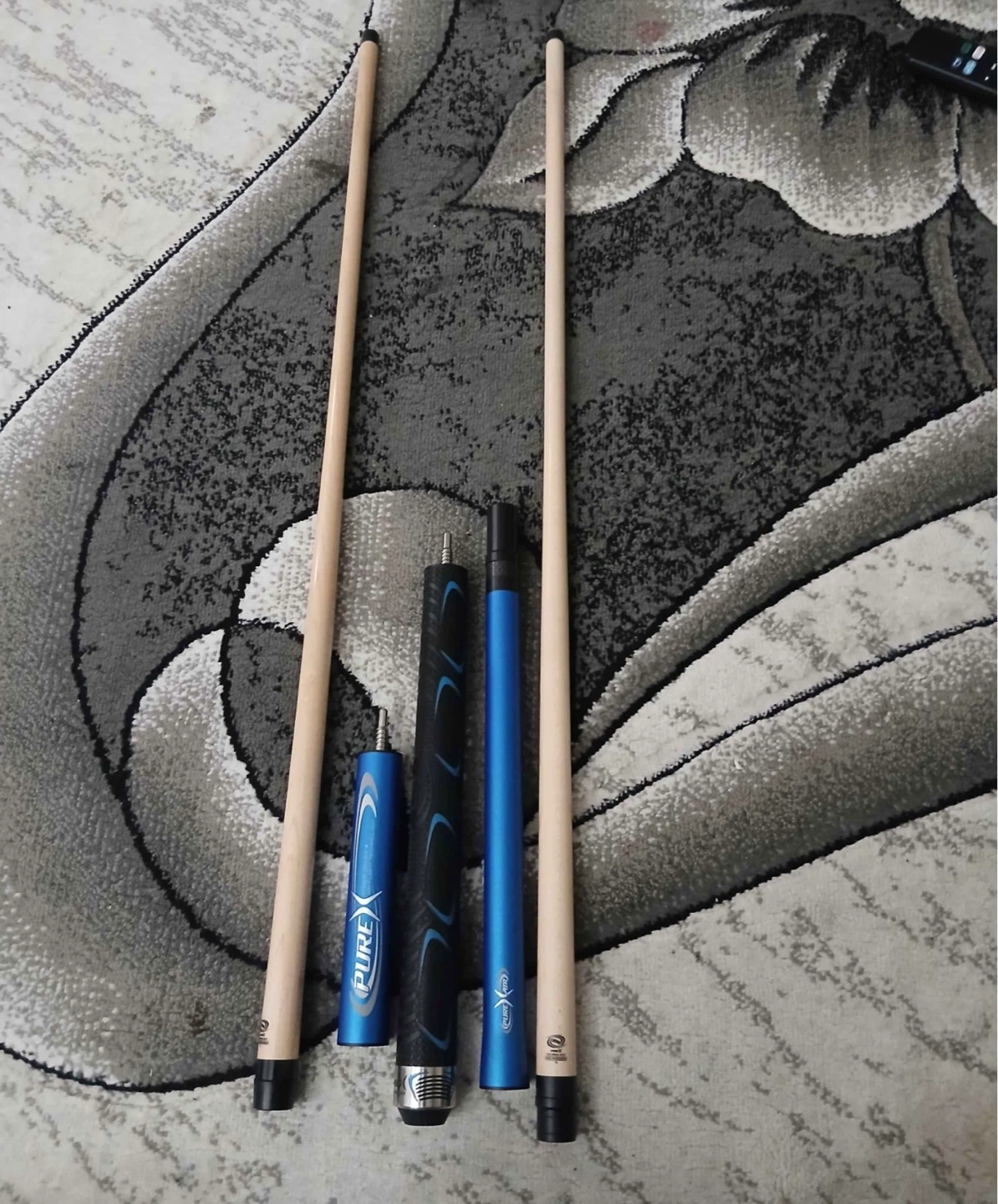 Pool break/jump cue