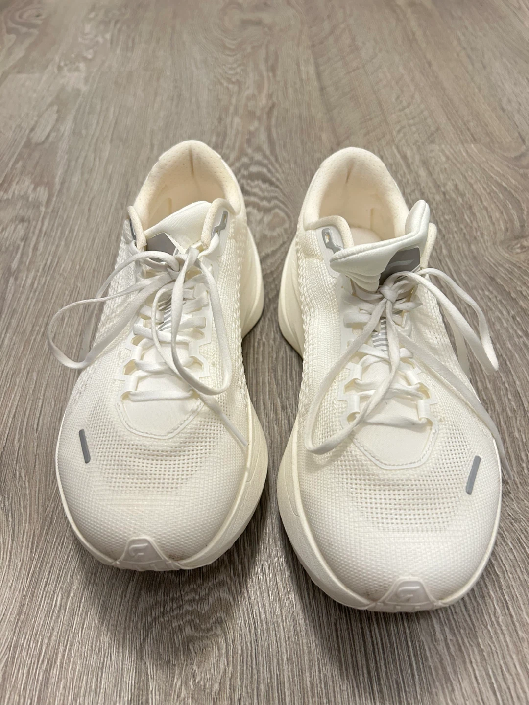 DYNAFISH Xiaonian White Running Shoes
