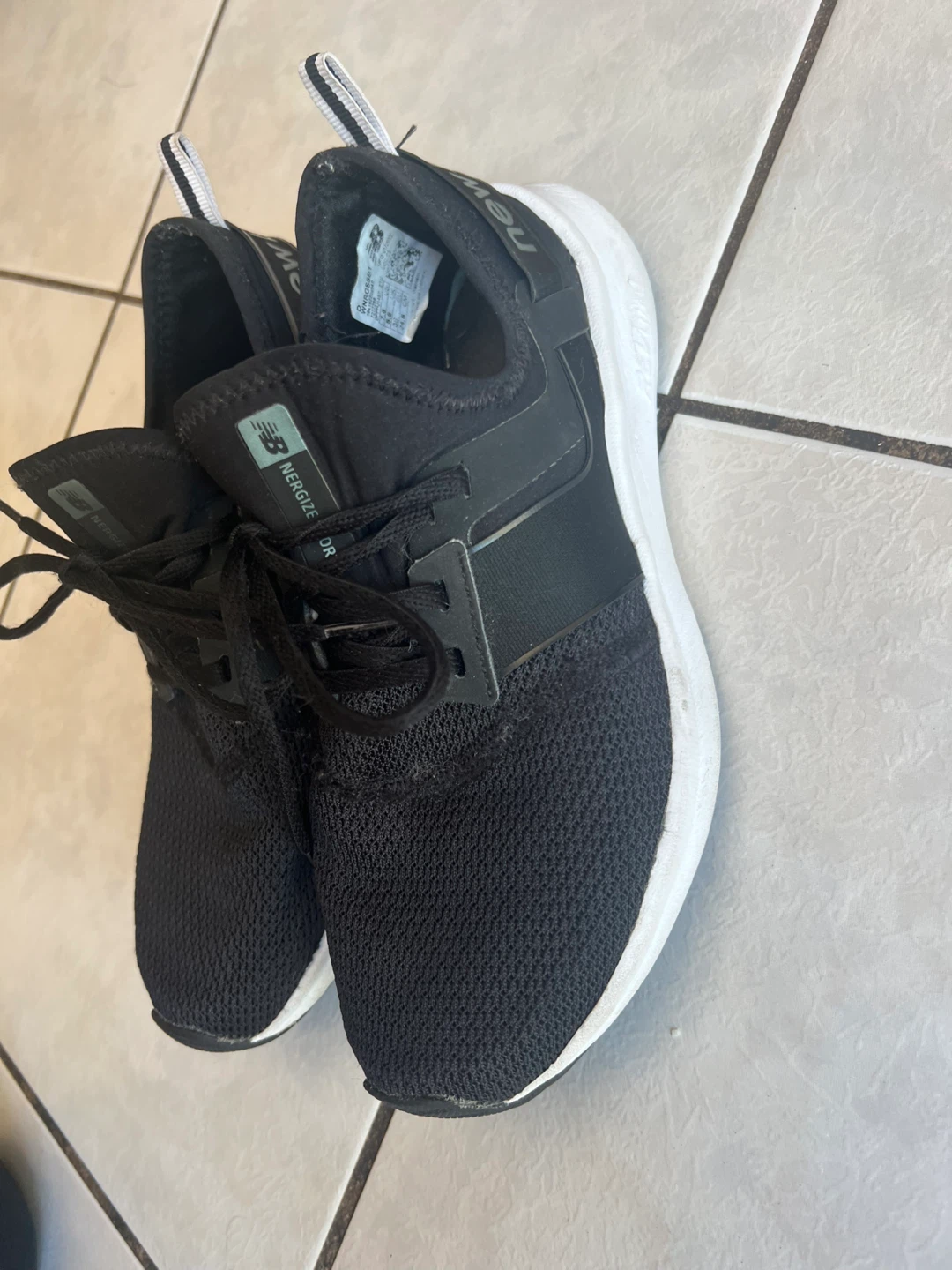 New Balance Women's Black Shoes size 7.5 - photo 3
