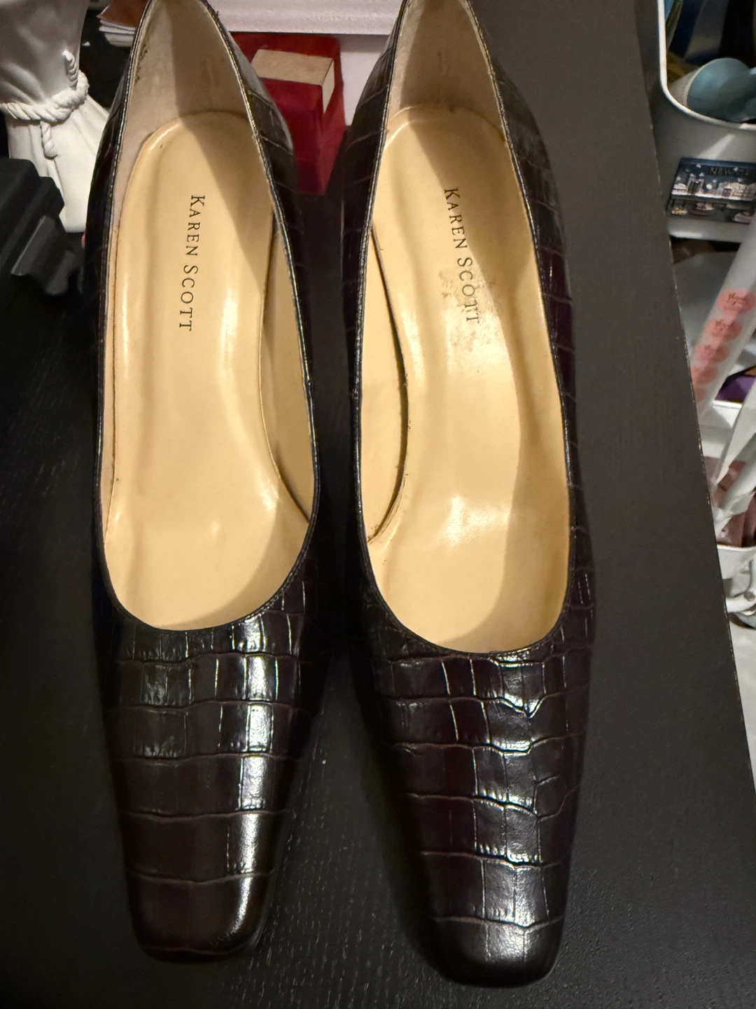 Karen Scott Crocodile Embossed Heels Size 7 1/2