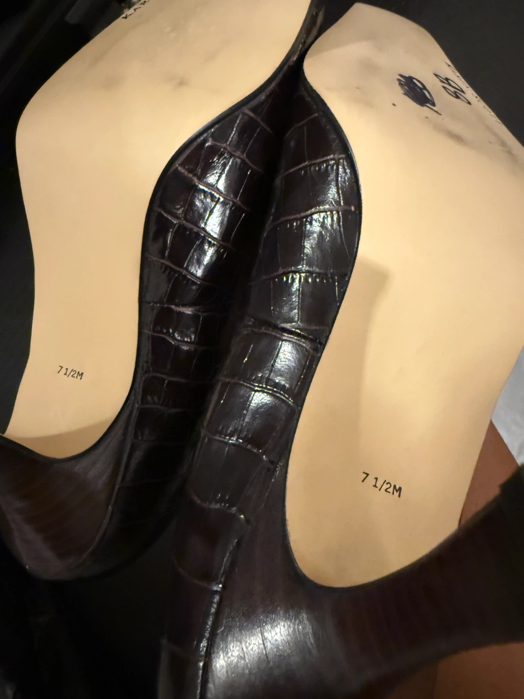 Karen Scott Crocodile Embossed Heels Size 7 1/2 - photo 3