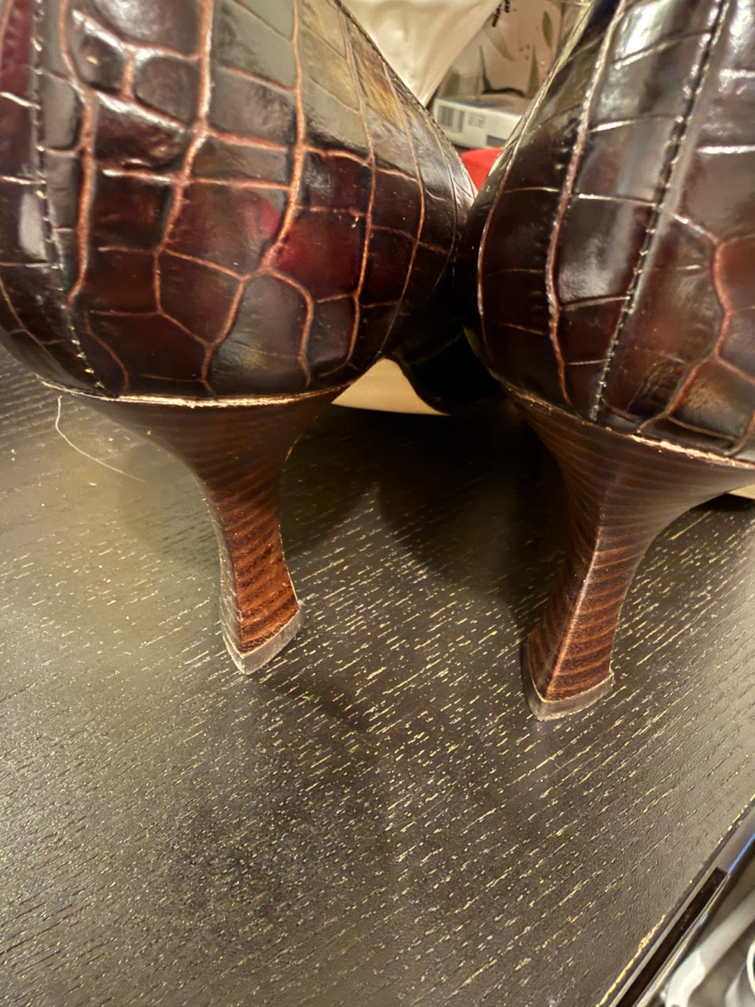 Karen Scott Crocodile Embossed Heels Size 7 1/2 - photo 2