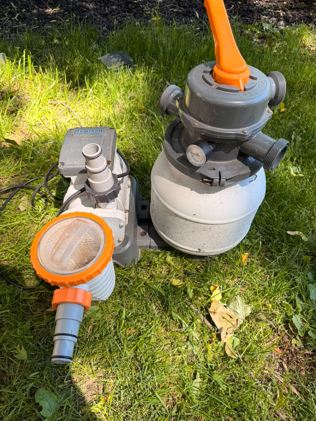 Bestway Pool Filter Pump - photo 2