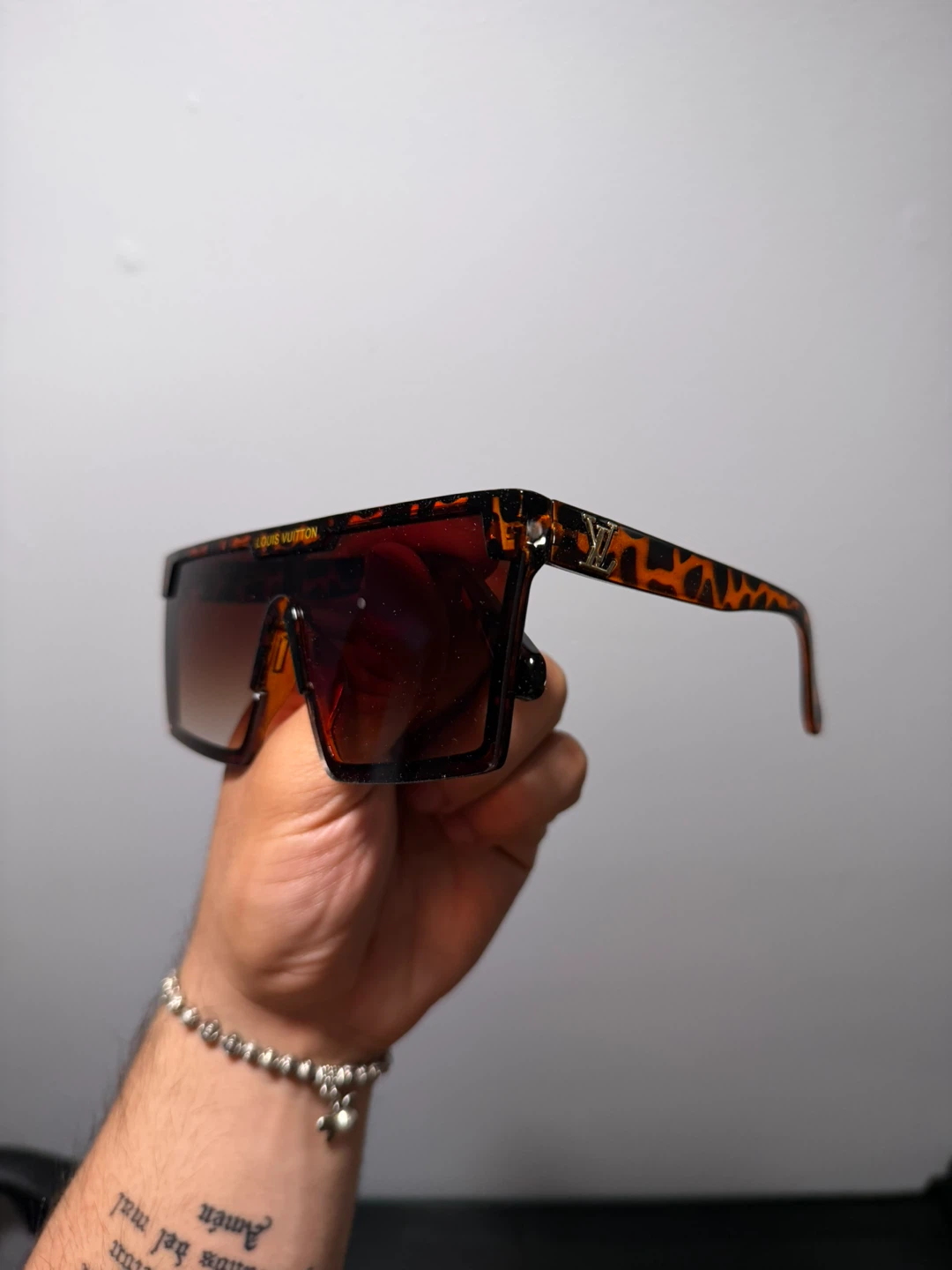 LV Tortoise Shield Sunglasses - photo 3