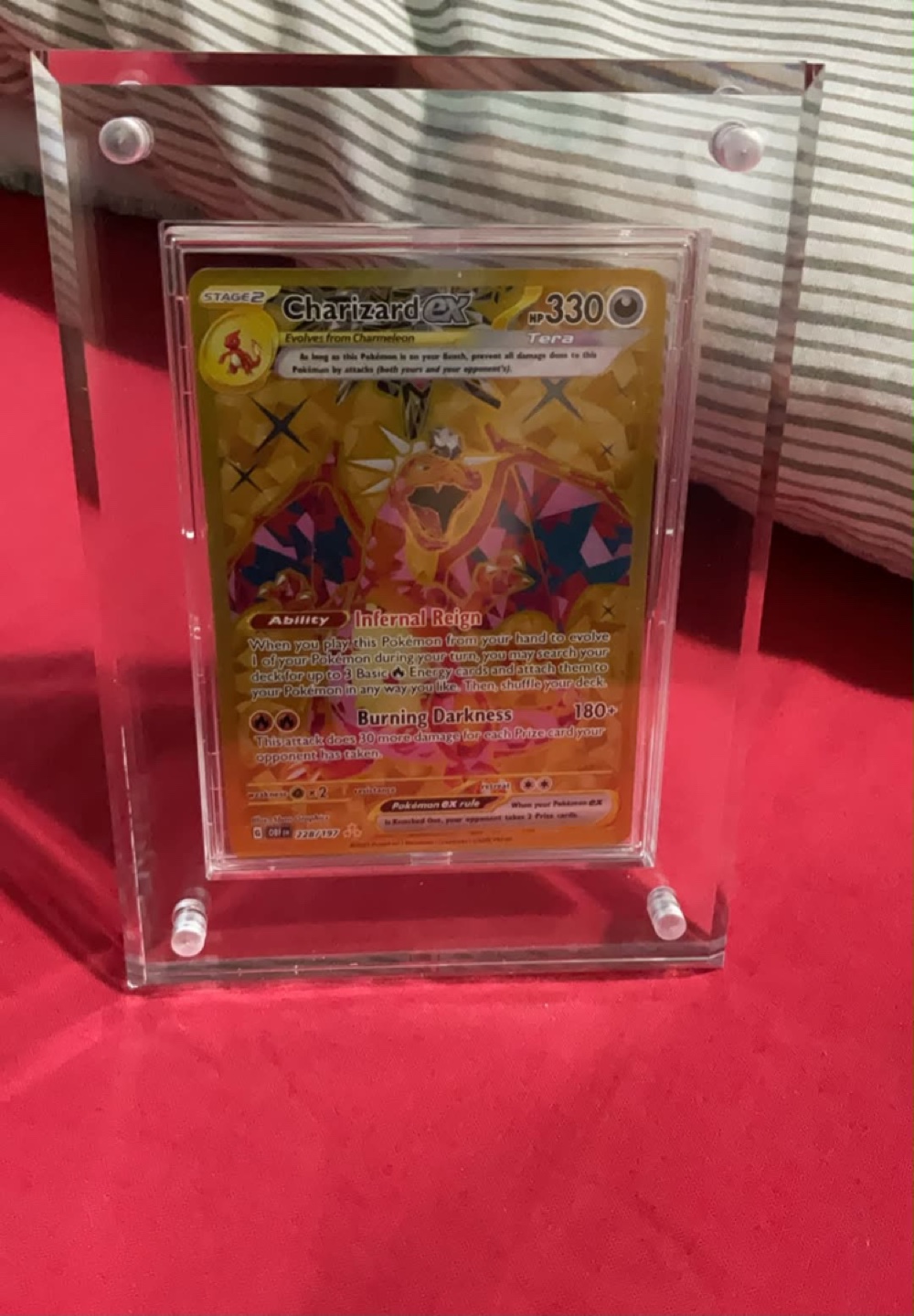 Charizard EX gold Pokemon Card (mint)hyper rare