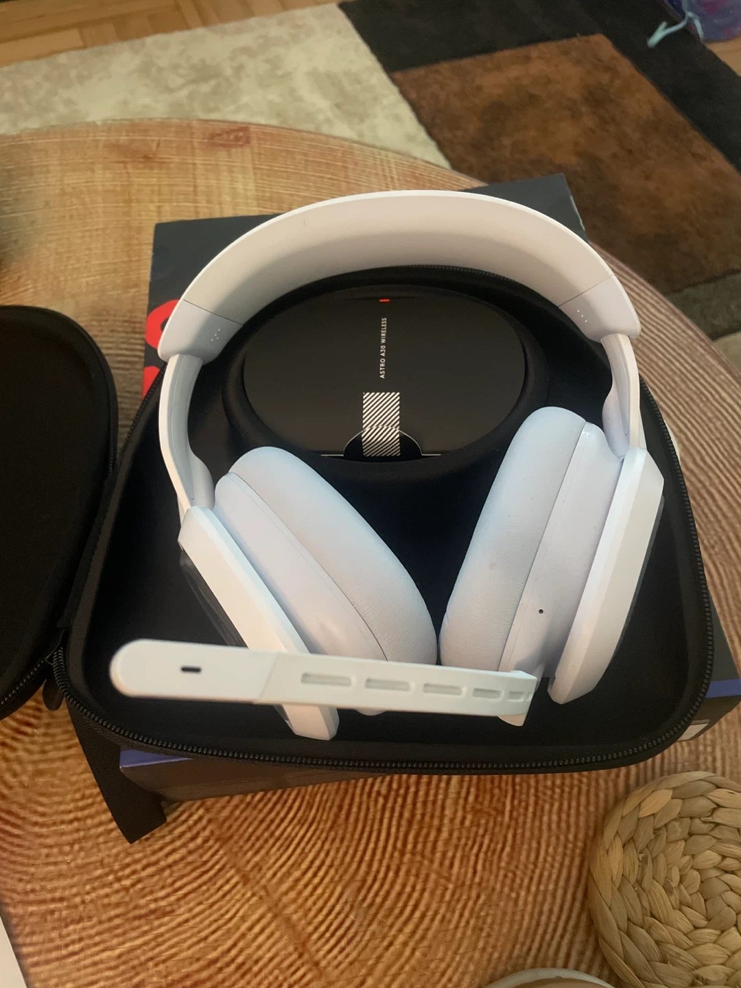 Astro A30 Lightspeed Wireless Gaming Headset White - photo 4