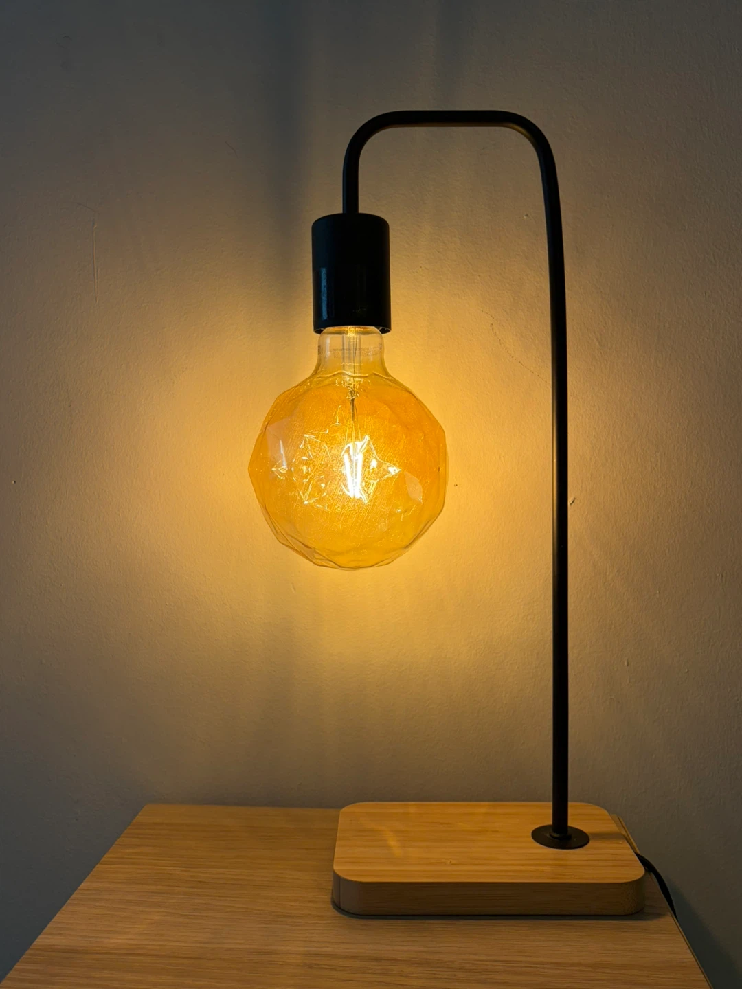IKEA TVÄRHÄND Table Lamp - Black/Bamboo