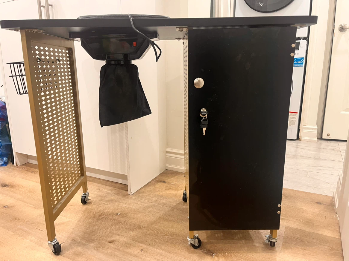 Nail Manicure Table with Dust Collector and Lamp