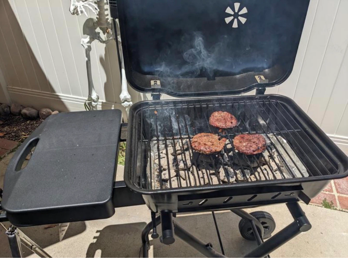 Dyna-Glo Black Portable Grill - photo 2