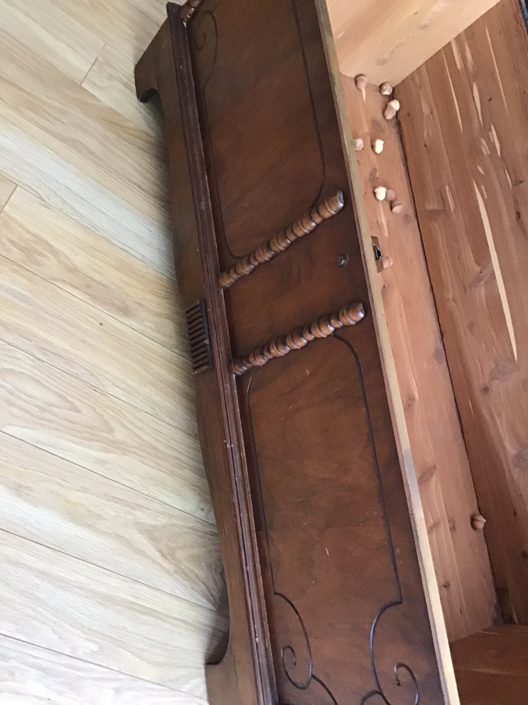 Vintage Wooden Cedar Lined Chest - photo 4