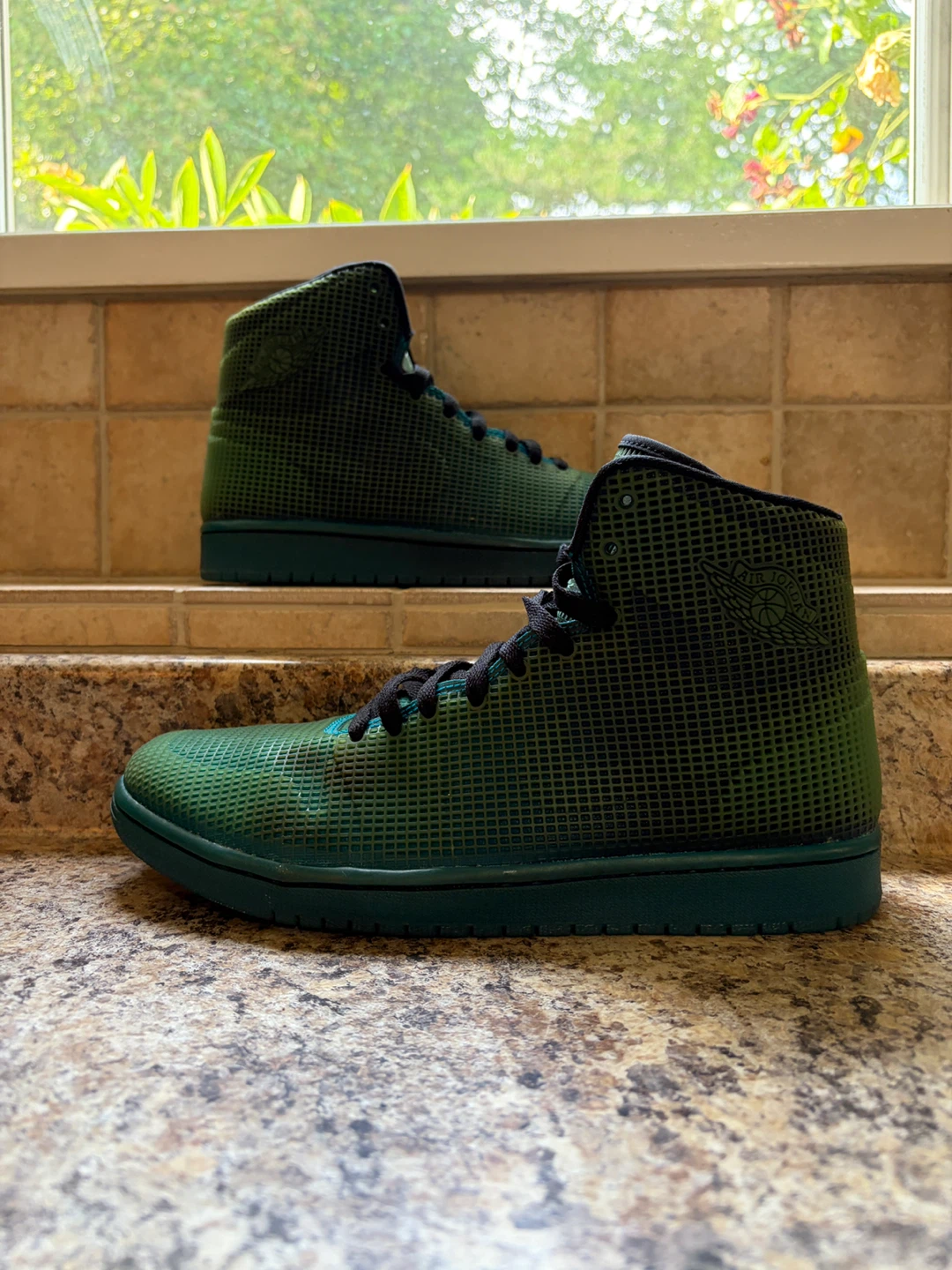 Jordan 1 Retro High OG Green Sneakers