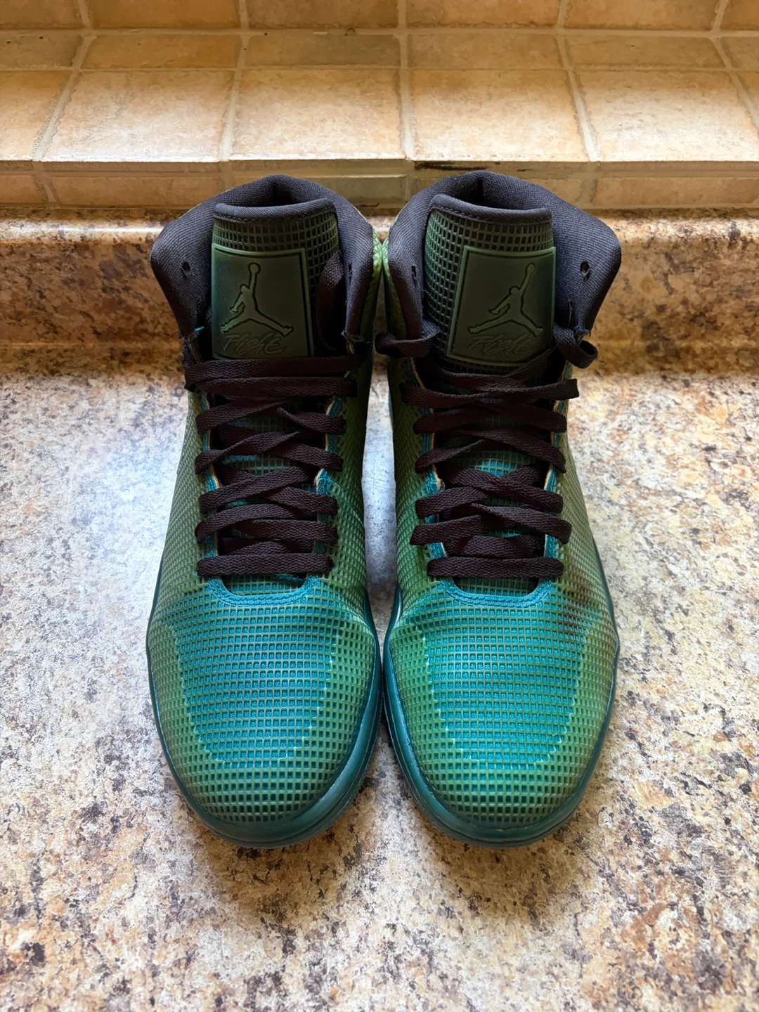 Jordan 1 Retro High OG Green Sneakers - photo 4