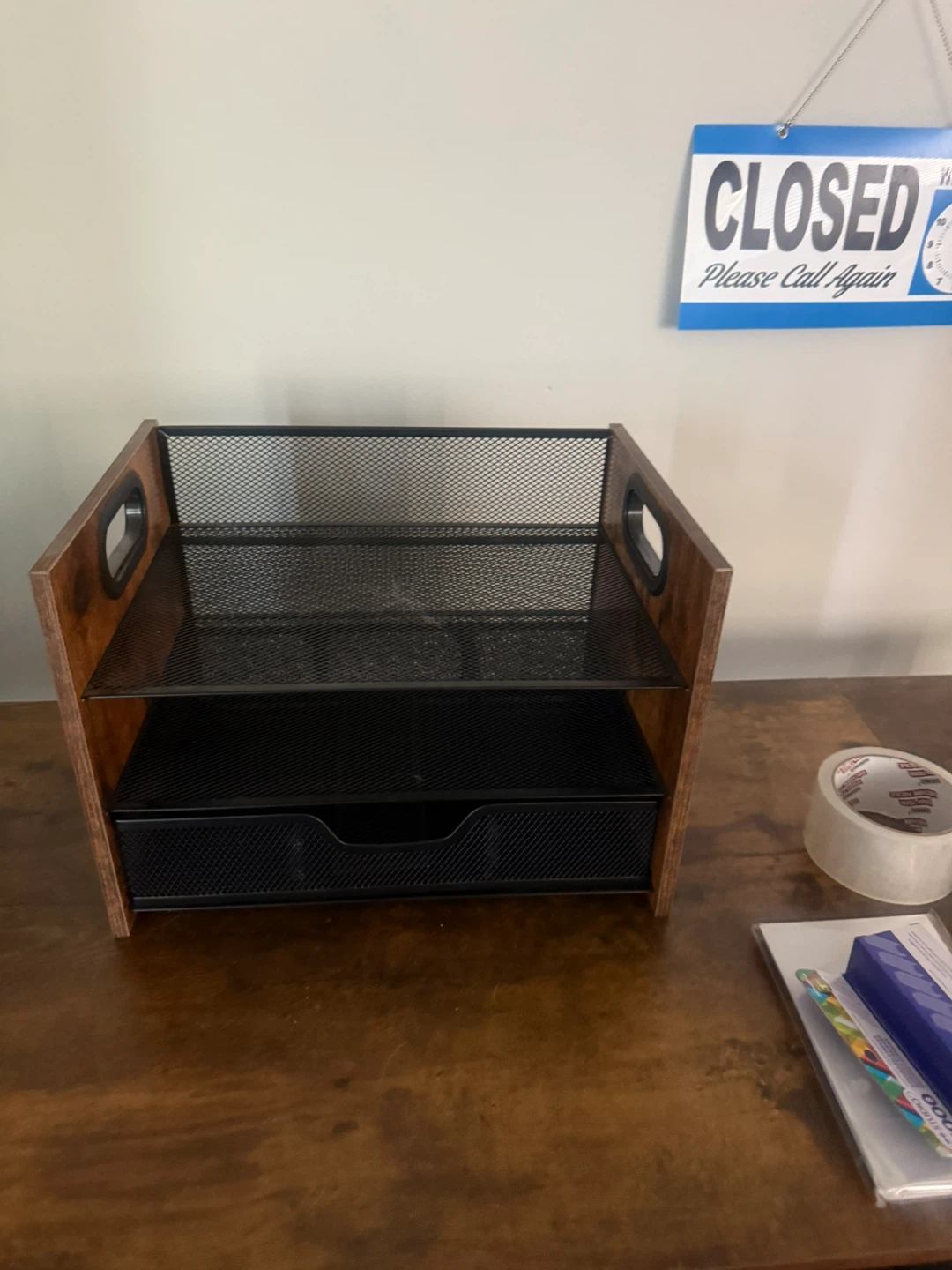 Desk organizer