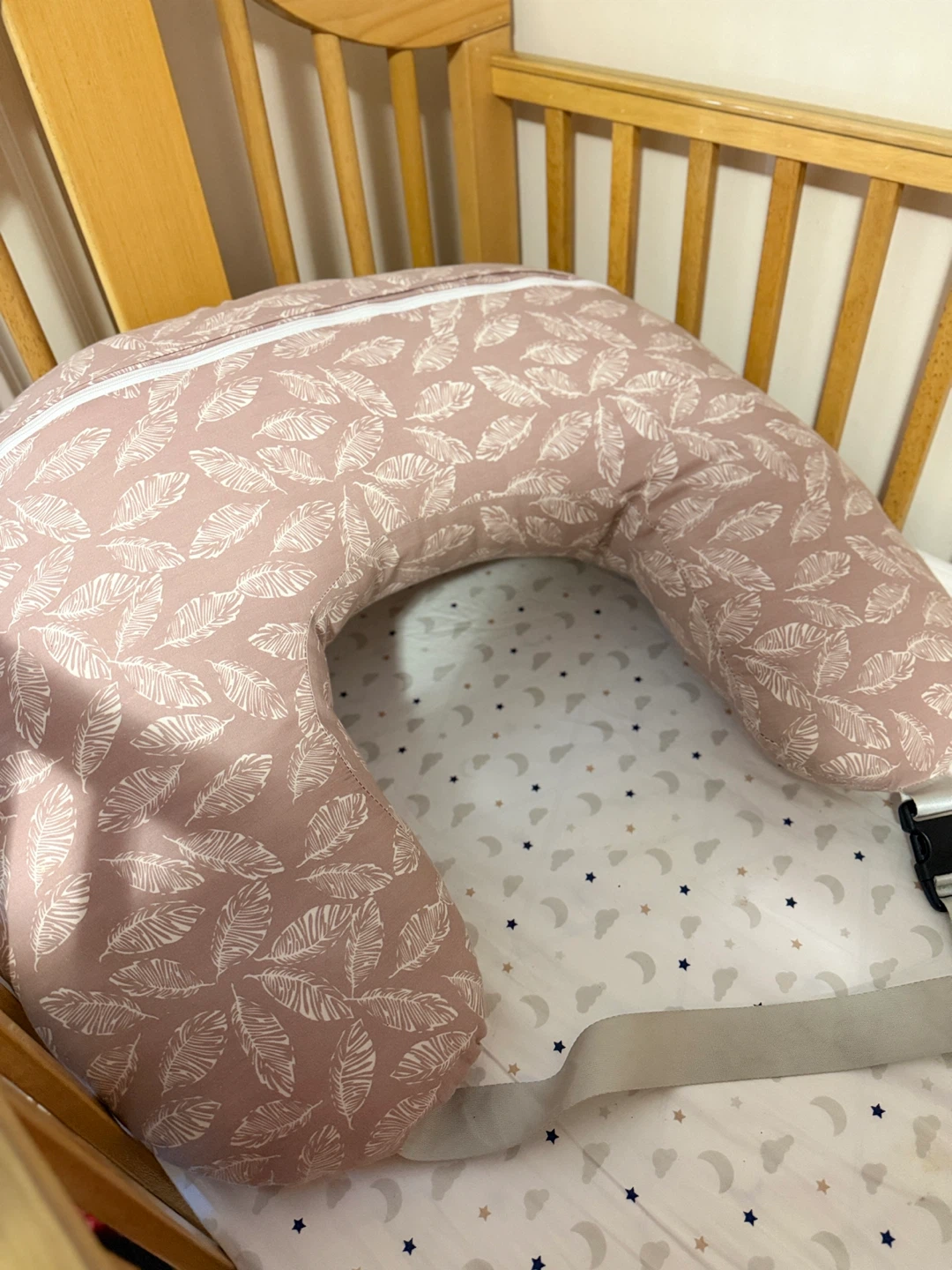 Momcozy Pink Nursing Pillow - photo 3